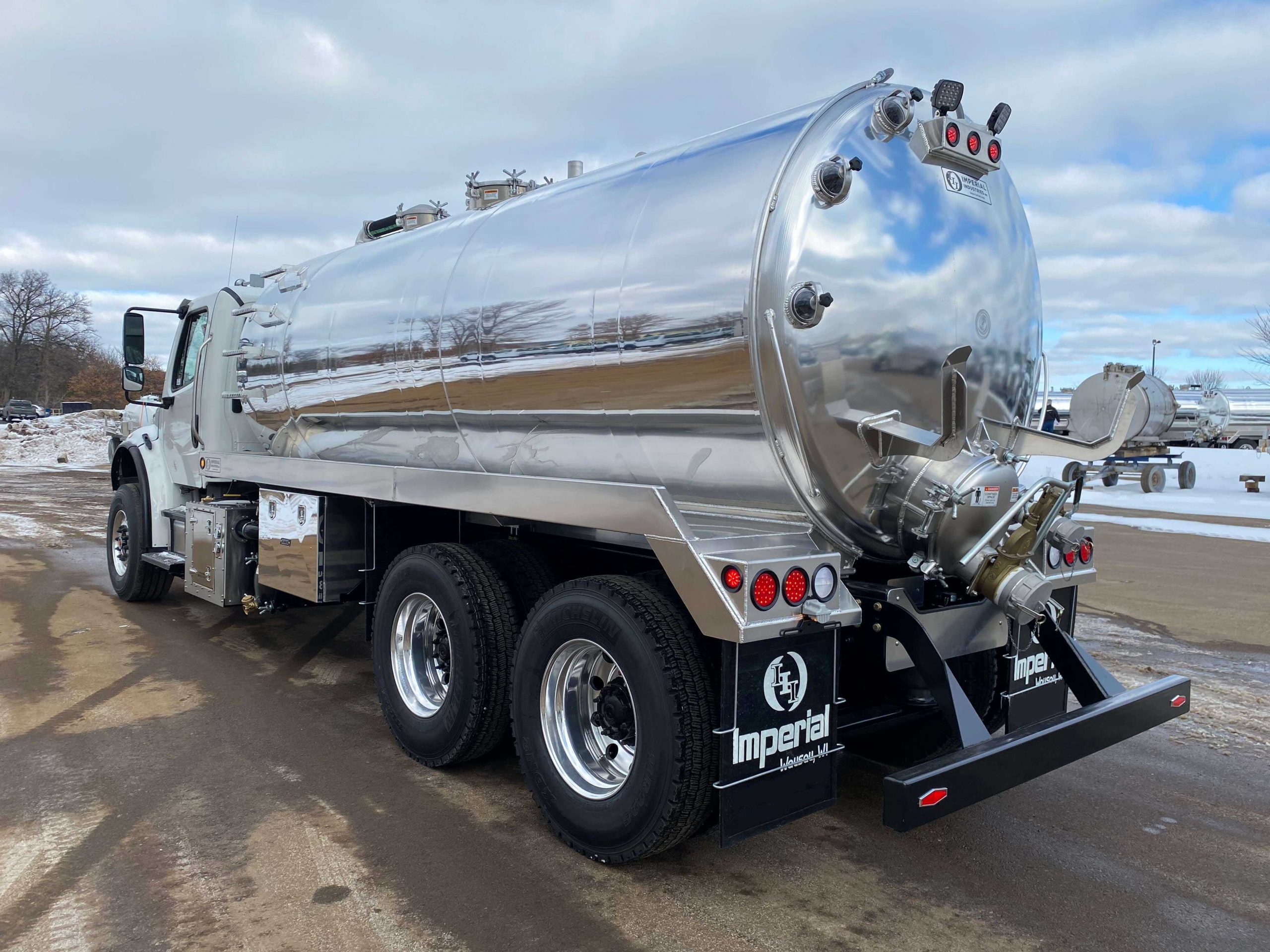 2021 Imperial Industries (4200-Gallon) Vacuum Truck w/ Automatic Trans