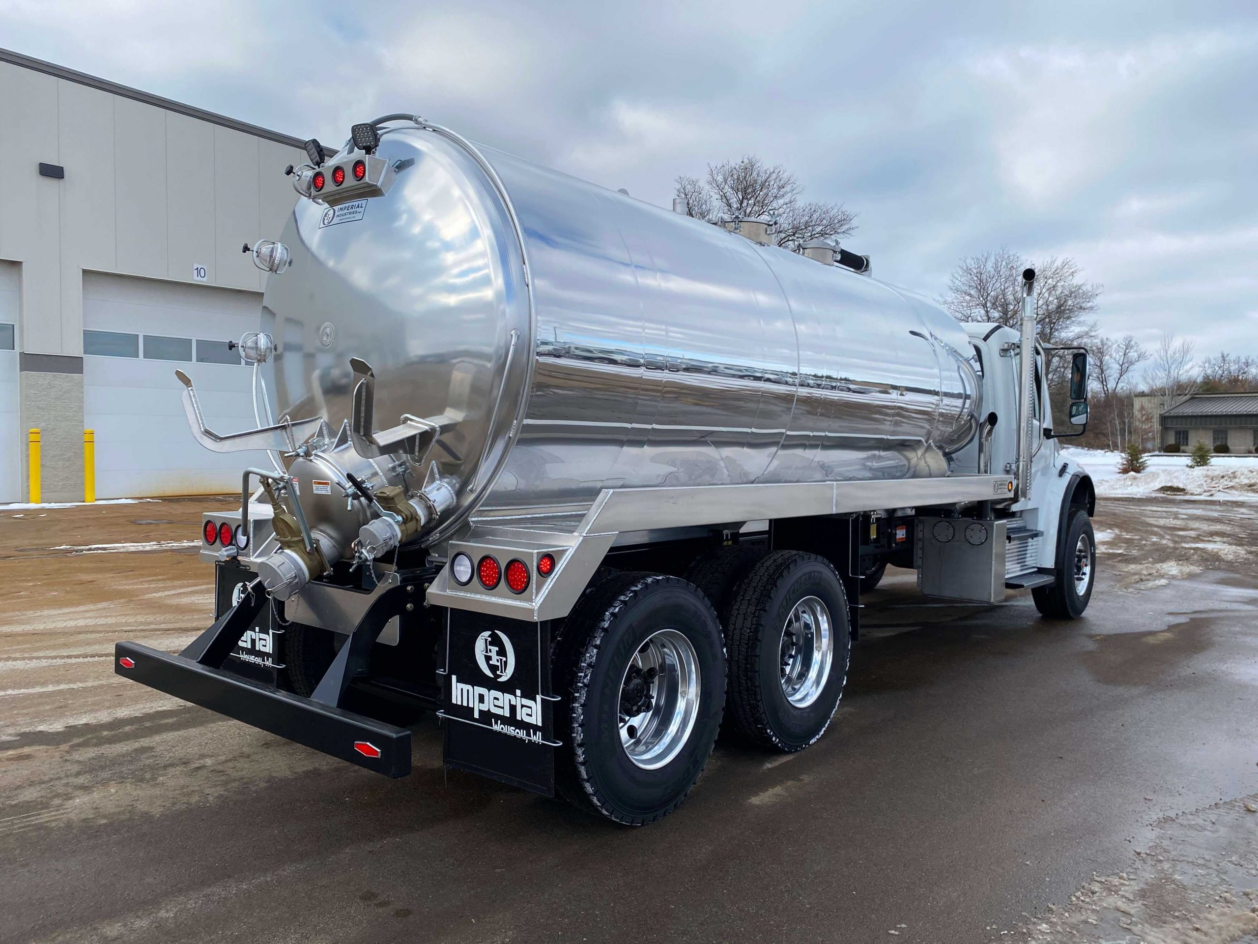 2021 Imperial Industries (4200-Gallon) Vacuum Truck w/ Automatic Trans